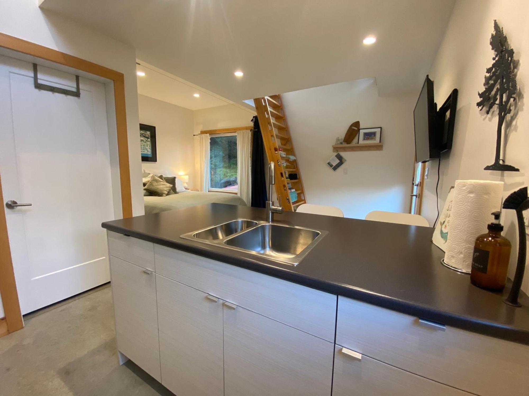Lucky Creek Guest Suite Ucluelet Eksteriør billede